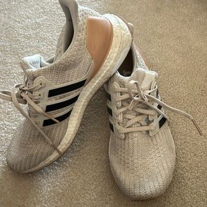 Women’s adidas sneakers size 7.5 barely worn